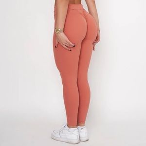 Pcheebum Soft Peach Scrunch Butt Leggings